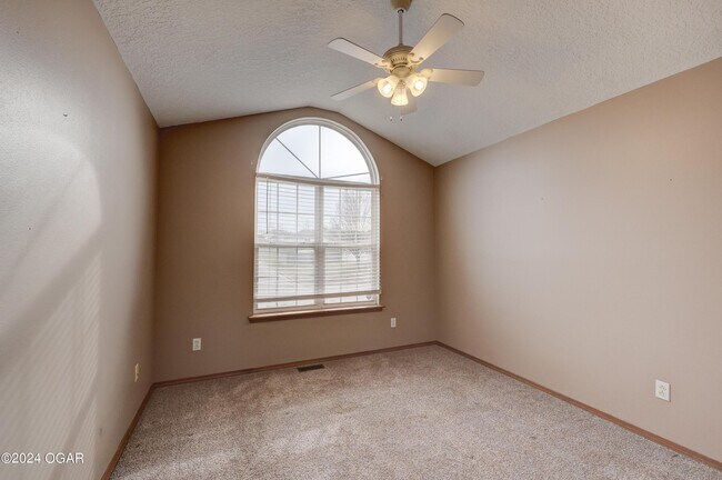 Building Photo - 4231 W 28th St