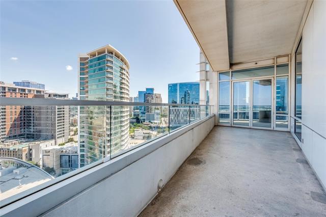 Building Photo - 2430 Victory Park Ln