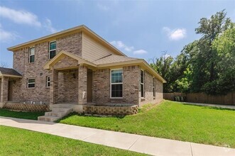 Building Photo - 1112 Thannisch Dr