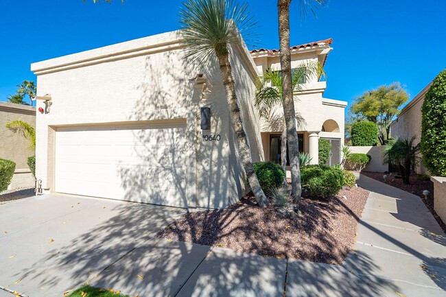 Building Photo - PRIVATE POOL - 2 BEDROOMS PLUS DEN