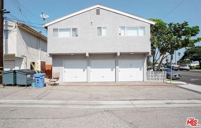 Building Photo - 1326 Amethyst St