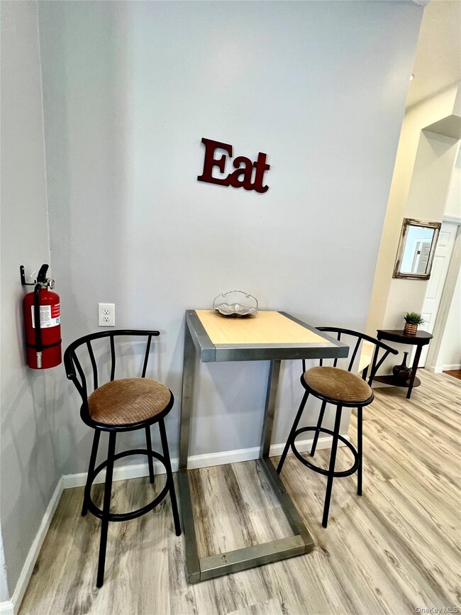 Building Photo - 17 Academy Ave