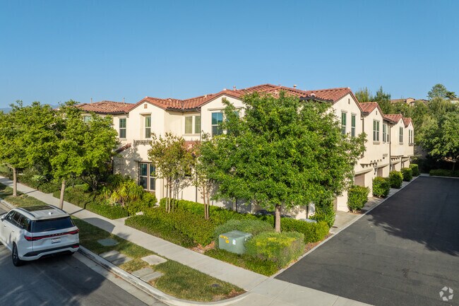 Building Photo - The Rowe