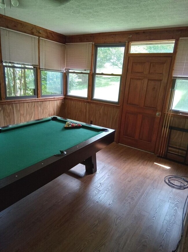 Building Photo - 4BR 3BA SFH with Full Finished Basement