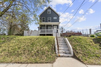 Building Photo - 816 King Georges Rd