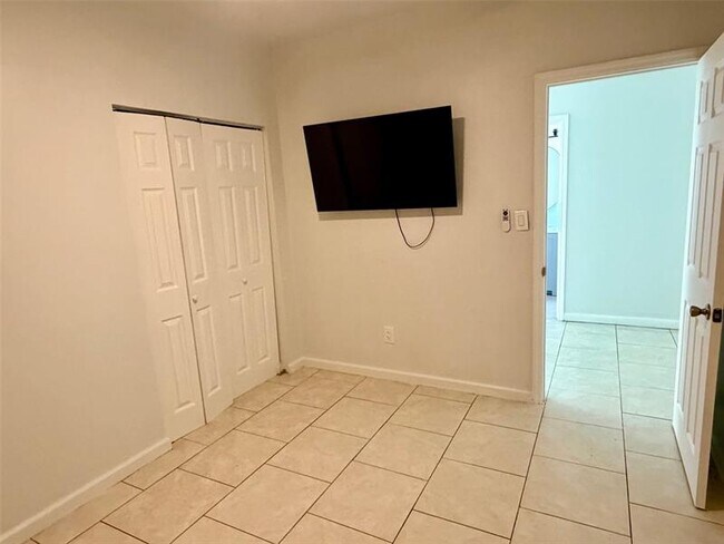 Building Photo - 1217 NW 7th Ave