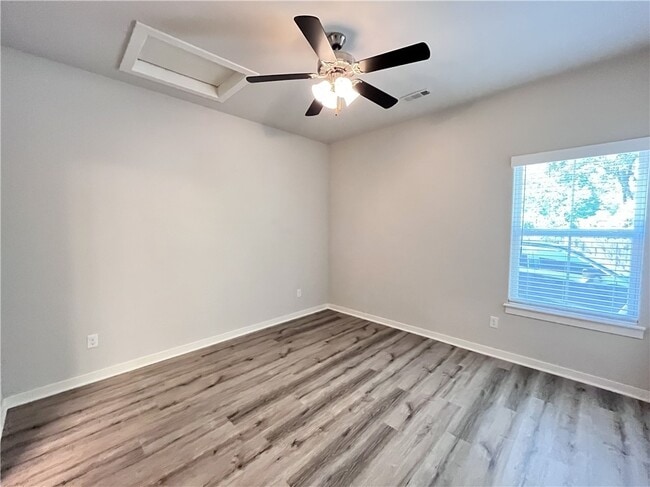 Building Photo - 1452 Sligo St