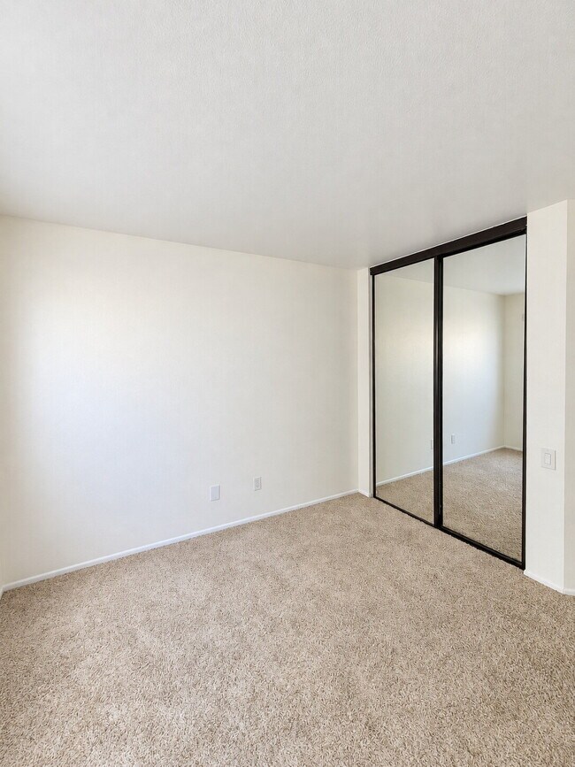 Building Photo - 25671 Le Parc