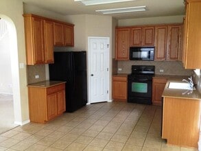 Building Photo - 10905 Pratt Ln