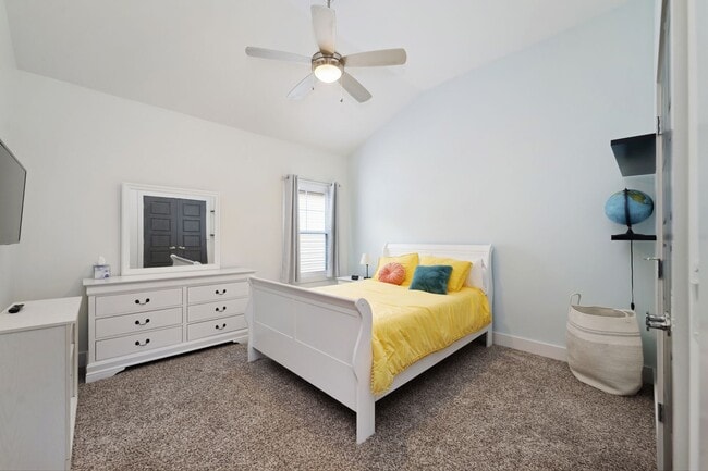 Building Photo - Charming FURNISHED East Nashville Home-181...