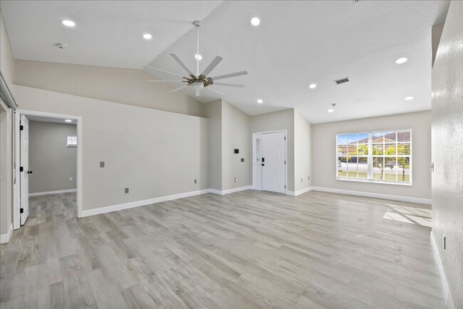 Building Photo - Beautifully remodeled home is situated in ...