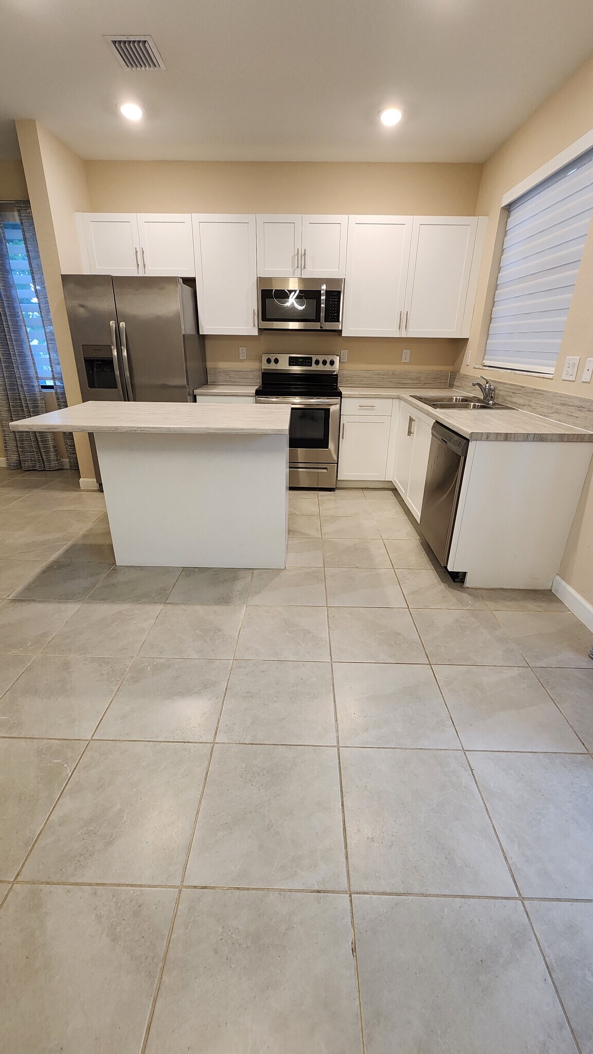 Building Photo - 14817 SW 183rd Ter