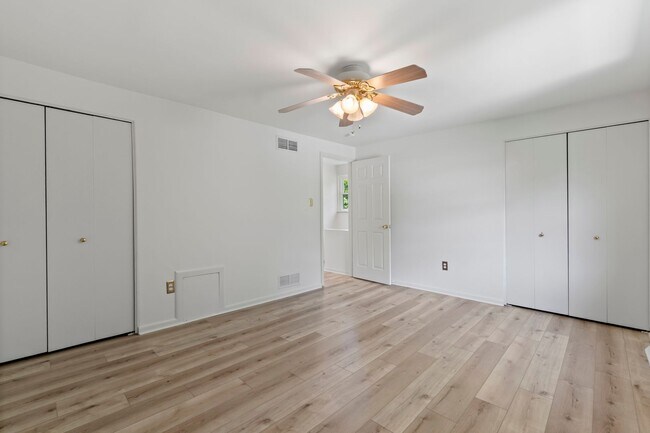 Building Photo - AVAILABLE NOW! Check out this BEATIFULLY RENOVATED 2-bedroom townhome in North Versailles!