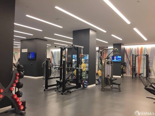 Building Photo - 318 Main St