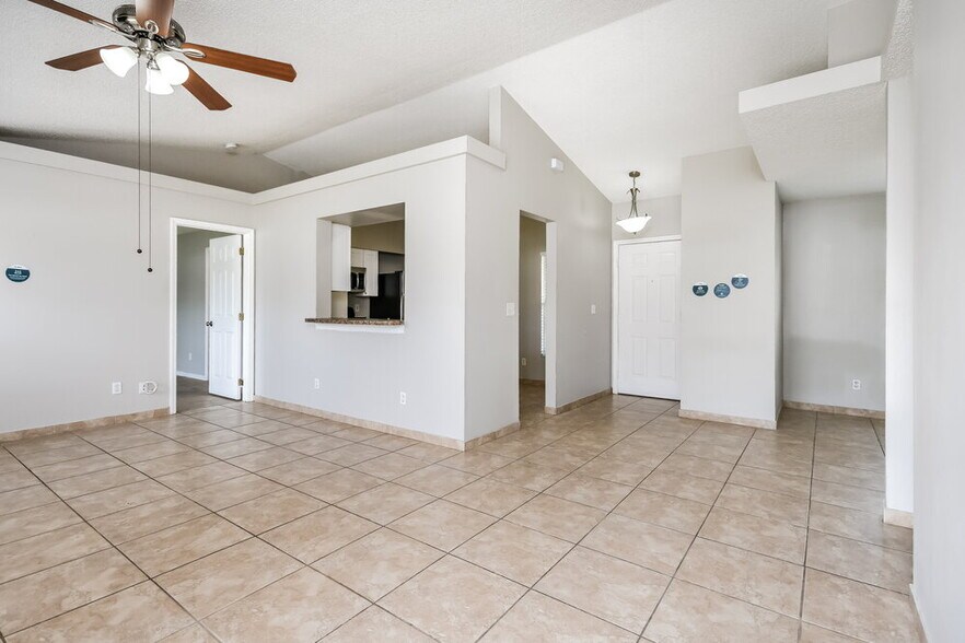 Building Photo - 15146 Margaux Dr