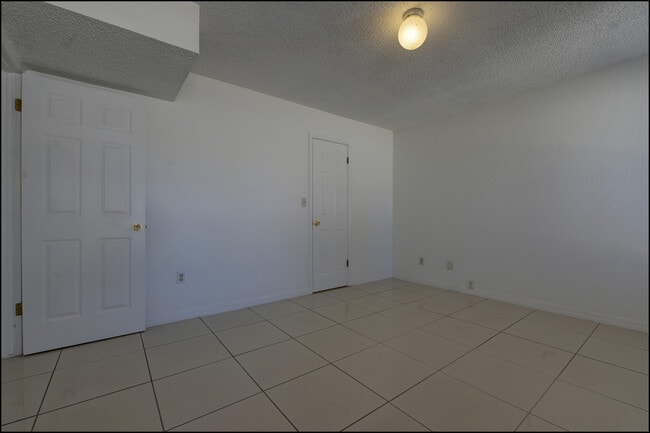 Building Photo - 695 Bluff Canyon Cir