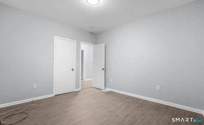 Building Photo - 303 Poplar St