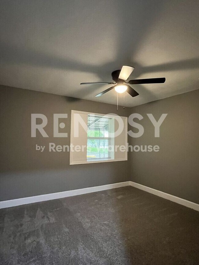 Building Photo - Cozy Rehabbed 4 Bed, 2 Bath with New Appliances in KCMO!