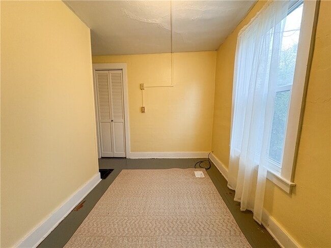 Building Photo - 136 Main St