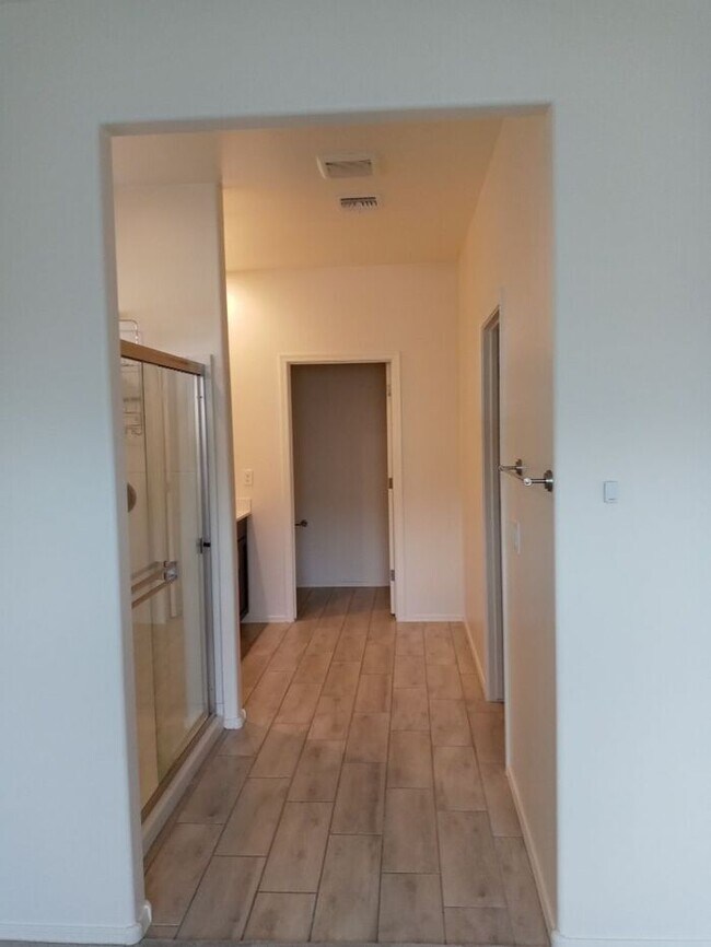 Building Photo - Modern Comfort in the Heart of Vail