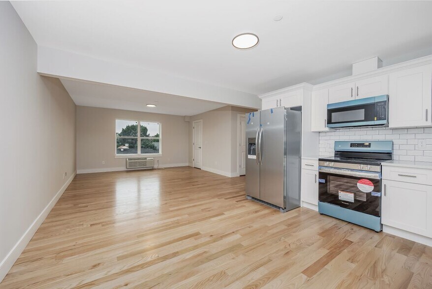 Building Photo - 539 Front St