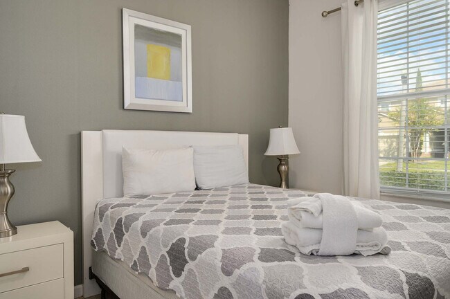 Building Photo - 4140 Oak Tree Dr