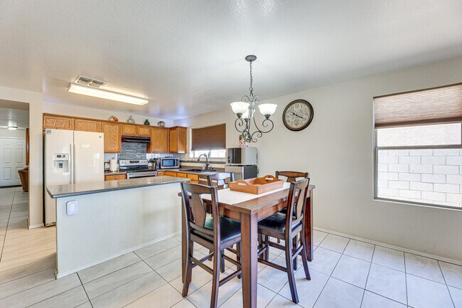 Building Photo - 1836 N Parkside Ln