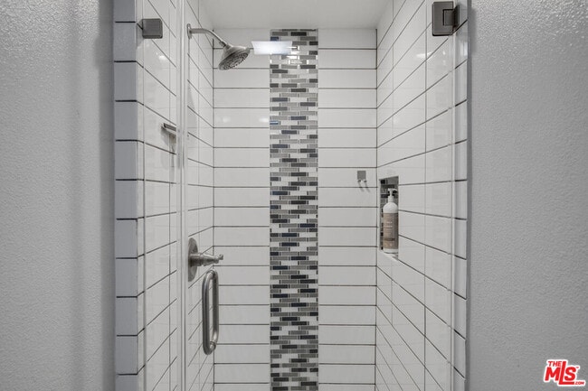 Building Photo - 8642 Gregory Wy