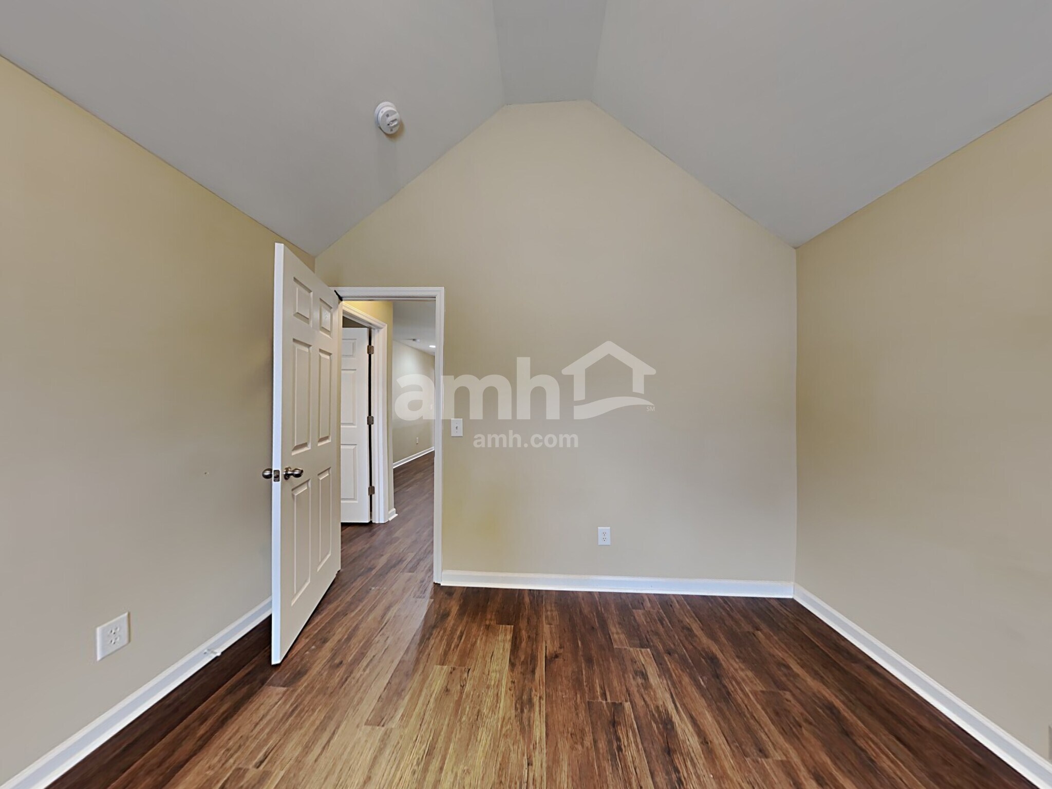 Building Photo - 5152 Chasteal Trl