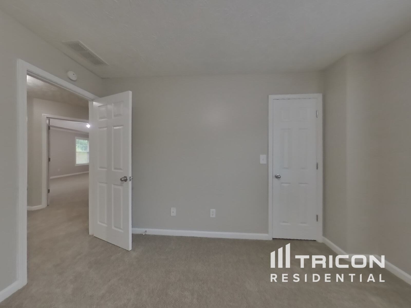 Building Photo - 828 Redan Way