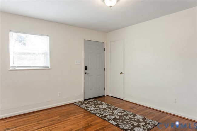 Building Photo - 2604 Sunnybrook Rd