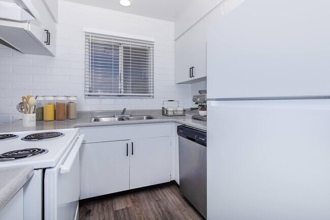 Interior Photo - The Bronte East
