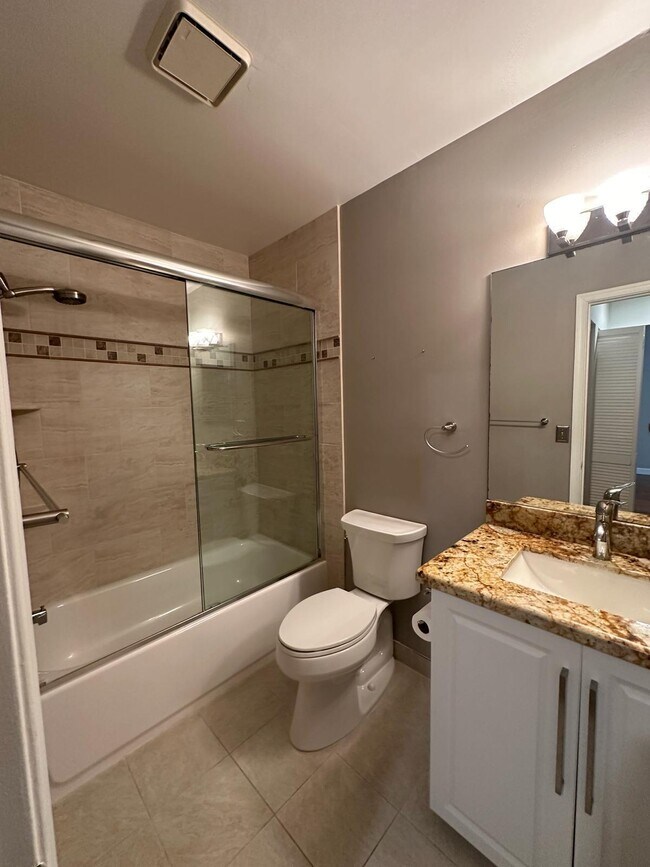 Building Photo - 301 Olivewood Pl