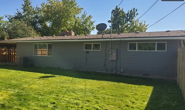 Building Photo - 7046 Hummel Dr
