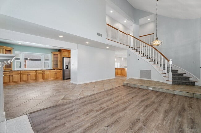 Building Photo - 8591 Naples Dr