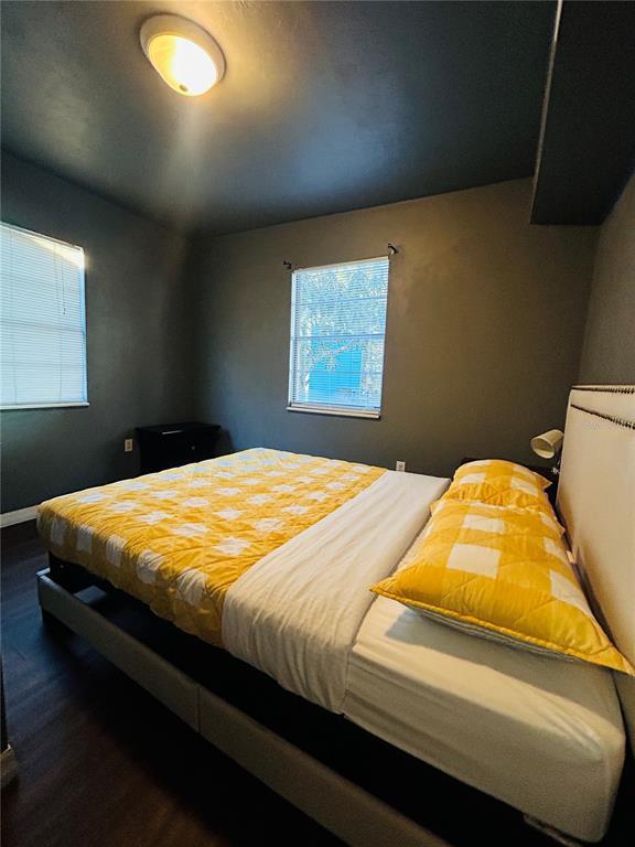 Building Photo - 1027 SE 5th Ave