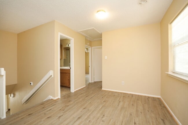 Building Photo - 17326 Harmony Hill Dr