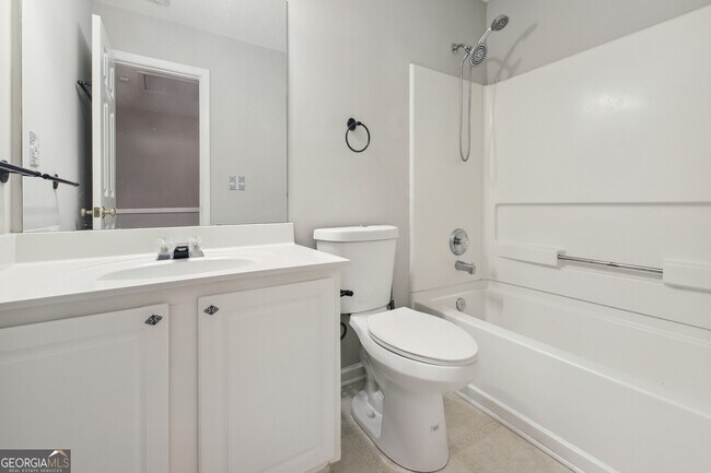 Building Photo - 4084 Howell Park Rd