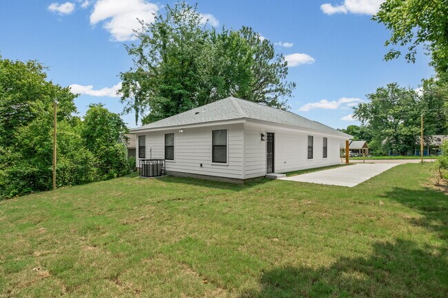 Building Photo - 848 Brandywine Blvd