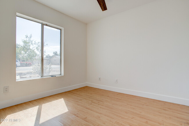Building Photo - 4810 S Beck Ave