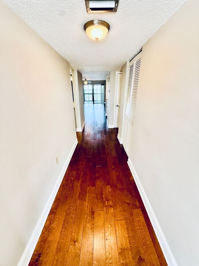 Building Photo - 250 S Sykes Creek Pkwy