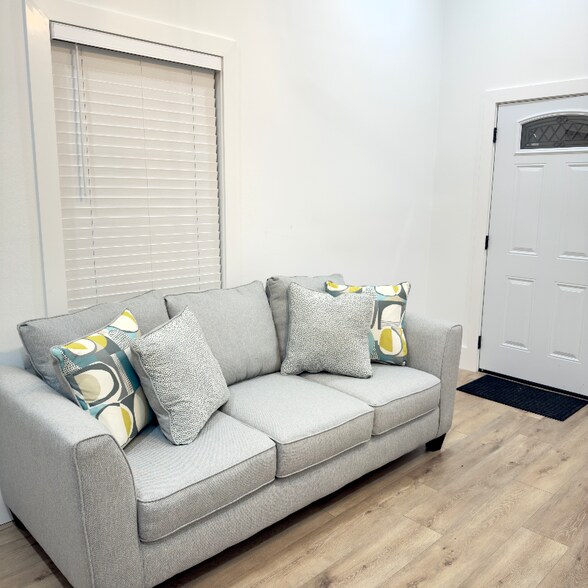 Building Photo - 2809 Third St