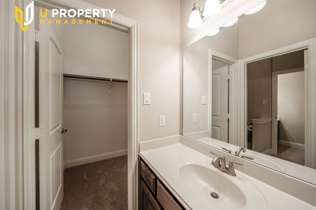 Building Photo - Rich woods in Frisco. Great location and S...