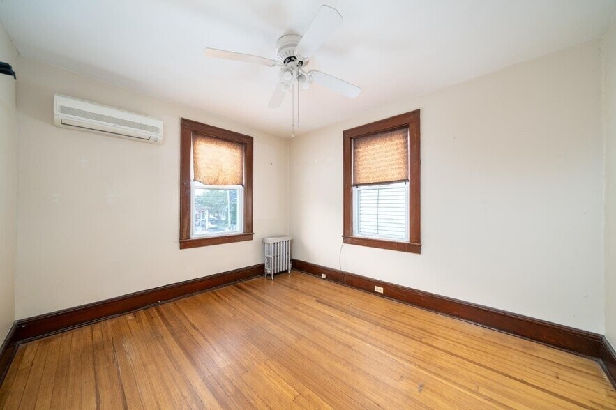 Building Photo - 351 Somerset St