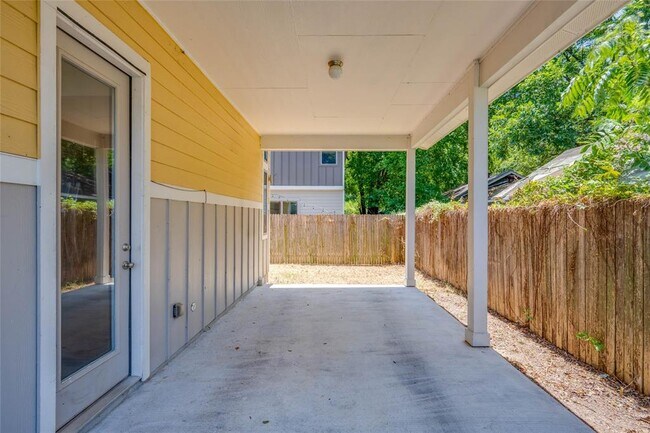 Building Photo - 2612 Willow St