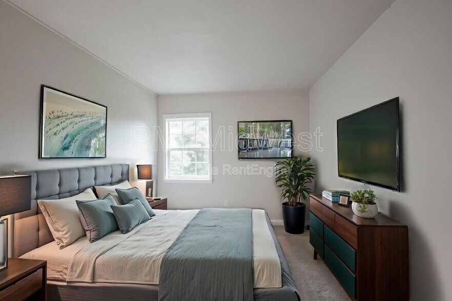 Building Photo - 6920 Chrysler St