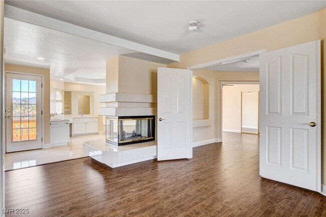 Building Photo - 2707 Mallard Landing Ave