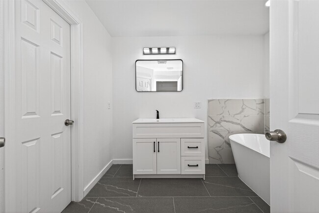 Building Photo - 7714 Stallion Trail Dr