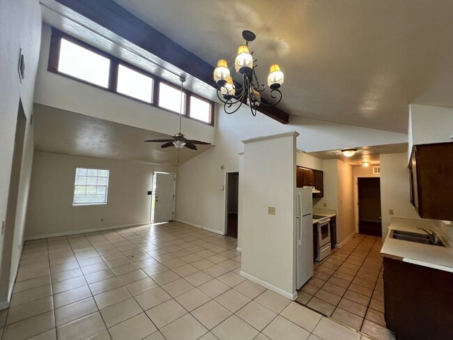 Building Photo - 2701 Wood Dr