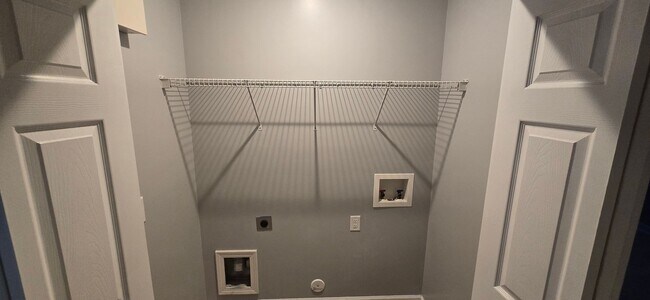 Building Photo - One Level Ranch